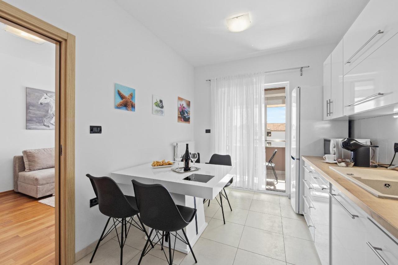 Feniks Fazana Apartman Exterior photo