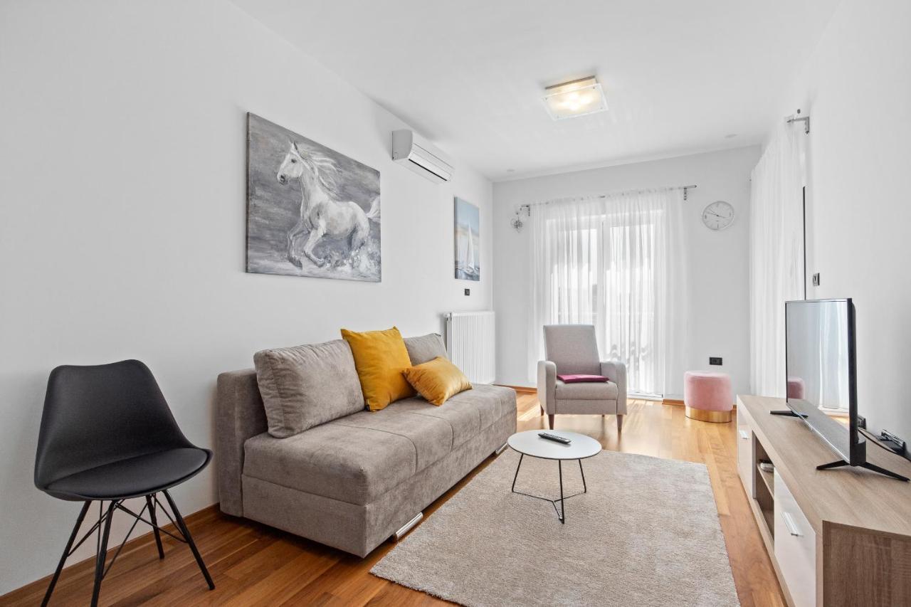 Feniks Fazana Apartman Exterior photo