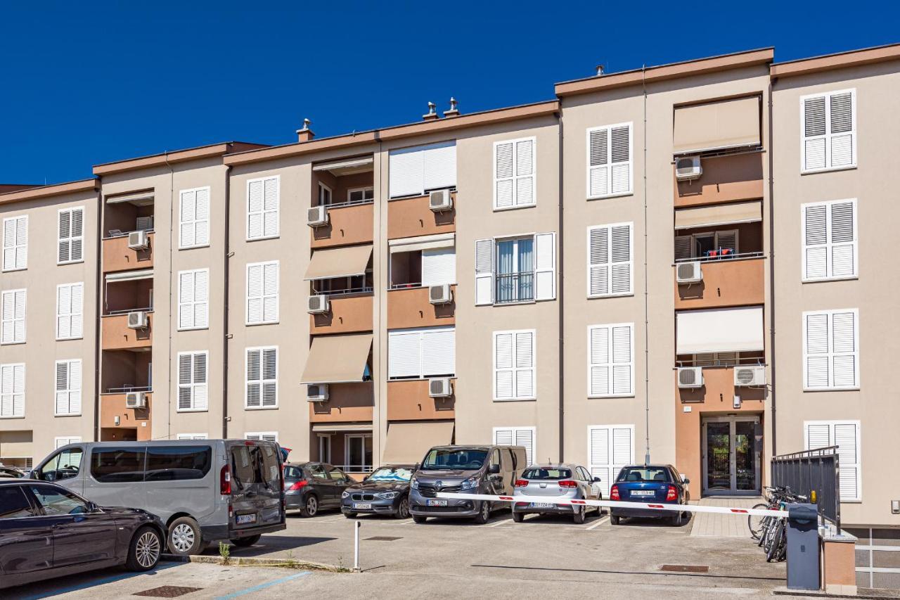 Feniks Fazana Apartman Exterior photo